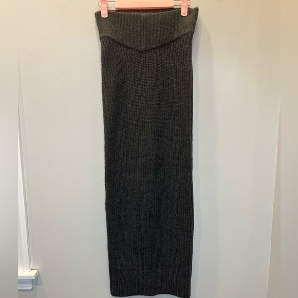 Maniere De Voir Off Shoulder Knit Crop Top and Pencil Skirt Set - Picture 10 of 10
